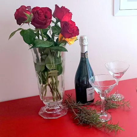 Odysseion * ואטי