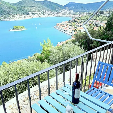 Odysseion Apartment *